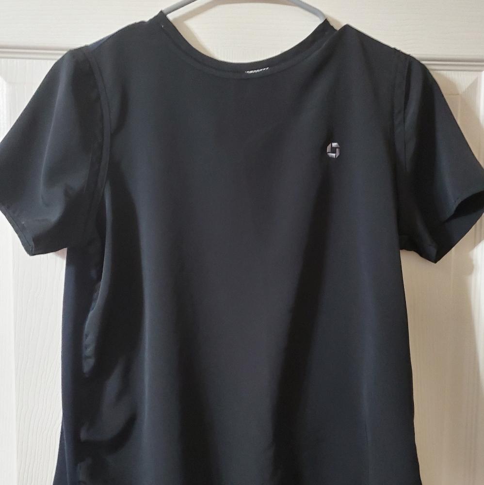 Lands chase uniform top